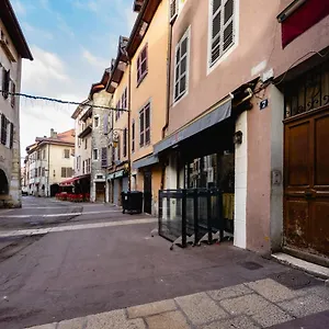 https://le-balcon-perrire-i-appartement-de-charme-avec-vue.hotels-rhonealpes.com